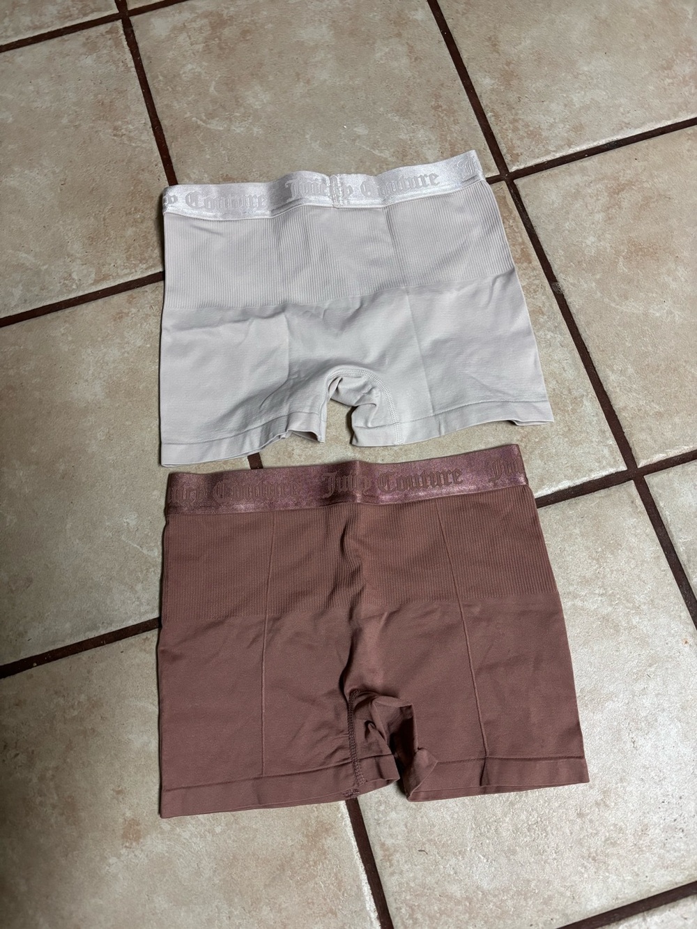 (A285) Juicy Couture Seamless Shaping Boy Shorts Panties Size M 2Pair NNTS
